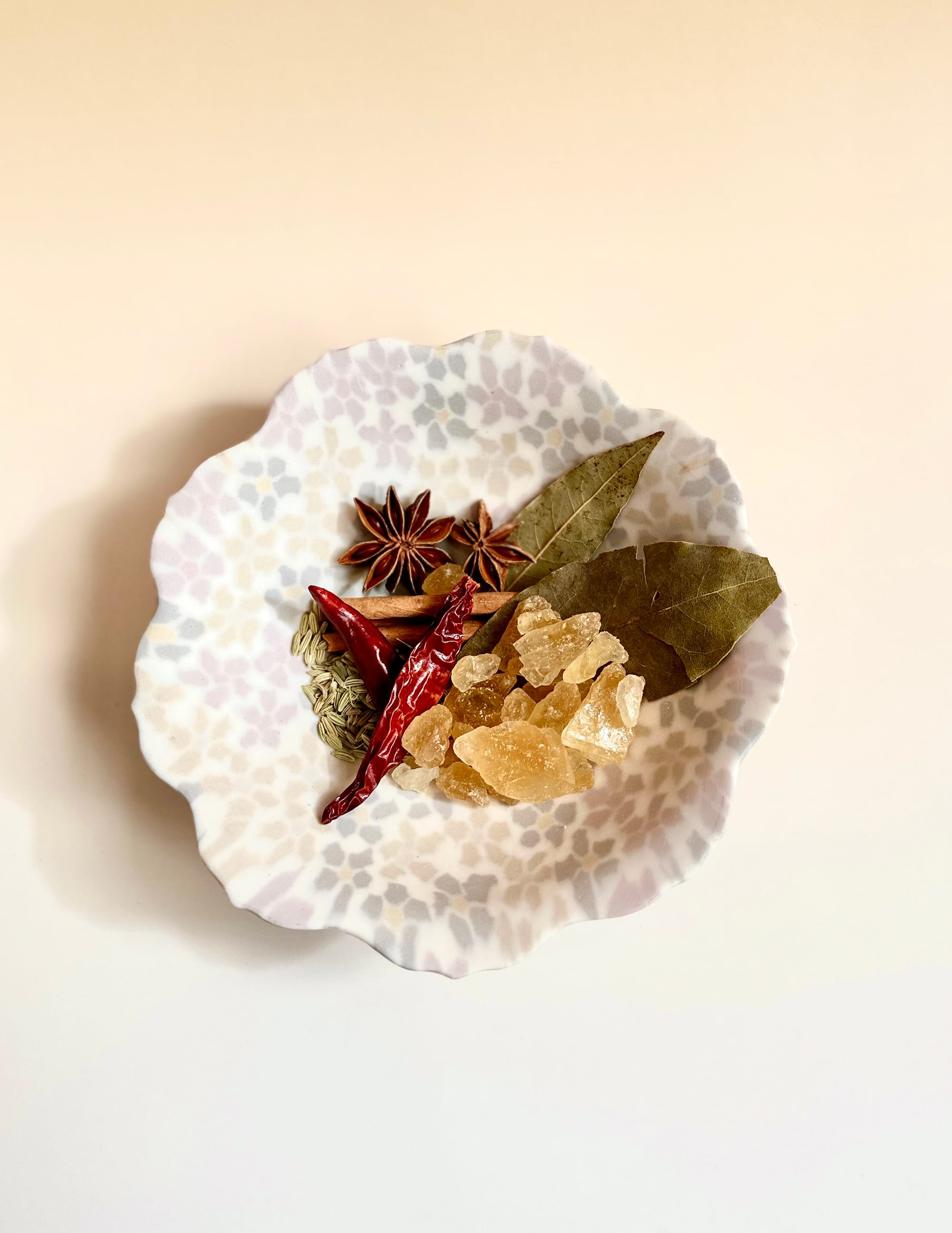 Tea Eggs (Cháyè dàn / 茶叶蛋)